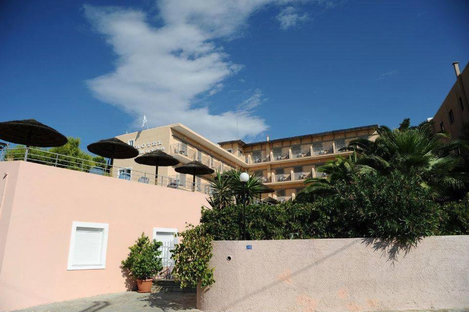 Hotel Magda Agia Marina  Экстерьер фото