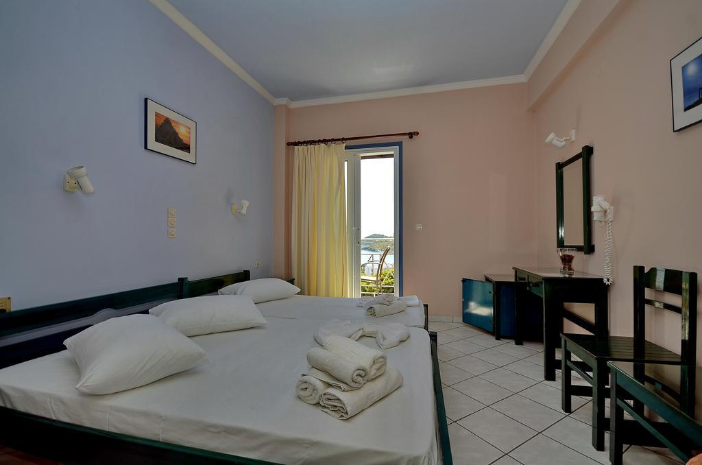 Hotel Magda Agia Marina  Экстерьер фото